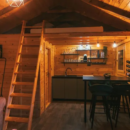 Apartament 21 *